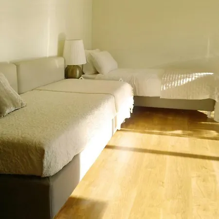 Quad 2 Apartment Lisbon
